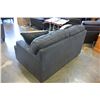 Image 4 : NEW ASHLEY SIGANTURE DESIGN MODERN GREY FABRIC LOVESEAT WITH 2 ACCENT PILLOWS, RETAIL $1,499