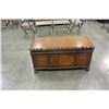 Image 2 : GENUINE ROOS CEDAR CHEST