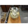 Image 4 : LARGE HAMMERED BRASS CENTRE BOWL