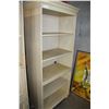 Image 2 : OAK BOOKSHELF