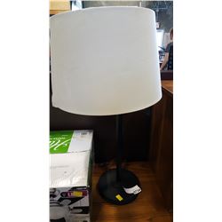 BLACK TABLE LAMP