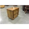 Image 5 : 7 DRAWER OAK DRESSER AND 2 DRAWER NIGHTSTAND