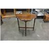 Image 1 : VINTAGE D-TABLE
