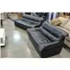 Image 4 : BLACK LEATHER SOFA AND LOVESEAT