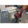 Image 2 : WHITE DESK AND OFFICER CHAIR