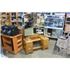 Image 1 : WATERFALL VANITY W/ KNEELING STOOL