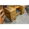 Image 3 : WATERFALL VANITY W/ KNEELING STOOL