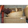 Image 2 : WICKER TRUNK AND BASKETS