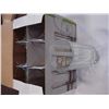 Image 3 : WICKER PICNIC BASKET WITH CONTENTS AND BAR GLASSES