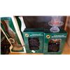 Image 2 : OIL LAMP AND GARDEN DECOR