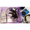 Image 2 : TOTE OF HEADPHONES