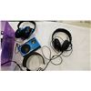 Image 3 : TOTE OF HEADPHONES