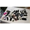 Image 1 : LOT OF PHONES