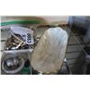 Image 3 : JADE JEWELLRY AND WIND CHIMES AND SHELL TRAY OF JEWELLRY