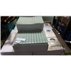 Image 3 : 10 BOXES NEW GREY 8 X 12 INCH GLASS BACKSPLASH TILES, 10 PC/BOX