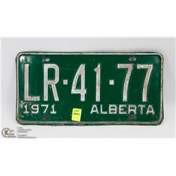 VINTAGE ALBERTA LICENSE PLATE - 1971