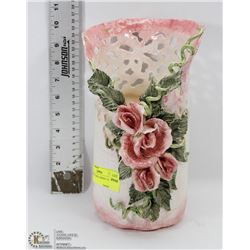VINTAGE FLORAL DESIGN VASE.