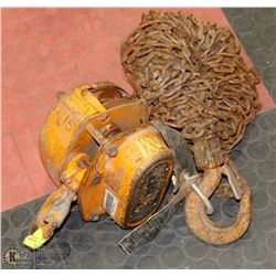 KITO  . 1-1/2 TON CHAIN HOIST