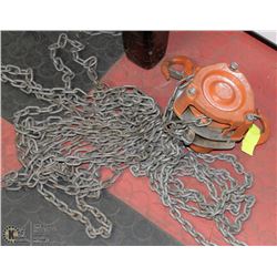 VITALI-INTERNATIONAL  1/2  TON CHAIN HOIST