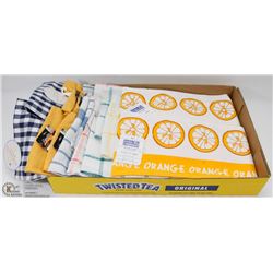FLAT OF NEW KITCHEN TOWELS