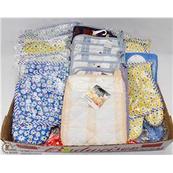 FLAT OF NEW POT HOLDERS