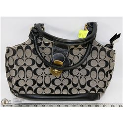COACH PURSE.