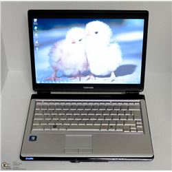 12.2" TOSHIBA SATELLITE LAPTOP W/ WINDOWS 7 PRO