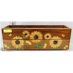 CEDAR PLANTER WITH BUTTERFLY & SUNFLOWER