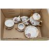 Image 1 : VINTAGE TEA SET INCL SUGAR AND CREAMER, MADE IN
