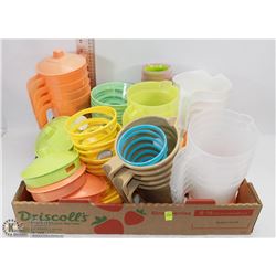 FLAT OF ASSORTED PLASTIC PICTURES AND CUPS