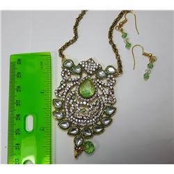 4 - GOLD TONE & PERIDOT & CLEAR CRYSTAL