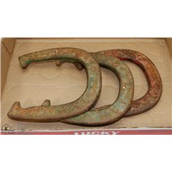 SET OF 3 VINTAGE THROWING HORSESHOES.