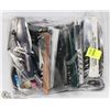 Image 1 : BAG OF CORK SCREWS
