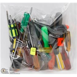 BAG OF SCREWDRIVERS