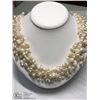 Image 1 : 19) FRESHWATER PEARL NECKLACE
