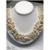 Image 2 : 19) FRESHWATER PEARL NECKLACE