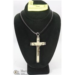 CRUCIFIX PENDANT WITH CHAIN