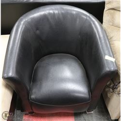 32" BLACK LEATHERETTE TUB CHAIR