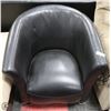 Image 1 : 32" BLACK LEATHERETTE TUB CHAIR