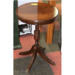 WOOD END TABLE