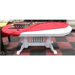 WHITE DININGROOM TABLE WITH CLAW STYLE FEET