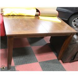 NEW WOOD TONE KITCHEN TABLE 48"X38"X30.5"