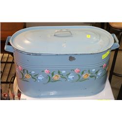 METAL VINTAGE PAINTED WASH BUCKET PLANTER WITH LID