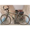 Image 1 : IGUANA GIANT MOUNTAIN BIKE , 26" TIRES