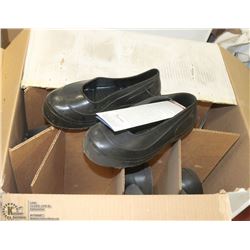 CASE WITH 1 DOZEN SIZE 3XL WINTER WALKING SHOES ON