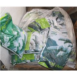 PALLET OF ICE MELTER