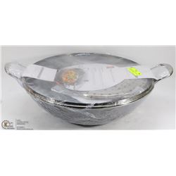 PRESIDENTS CHOICE CAST IRON 16" WOK WITH STEAMER