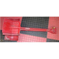 LOT OF 3 KIDS SHOVELS