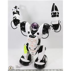 ROBOSAPIEN ROBOT TOY WITH REMOTE