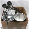 Image 1 : BOX WITH LARGE COOKING POT WITH LID, STAINLESS